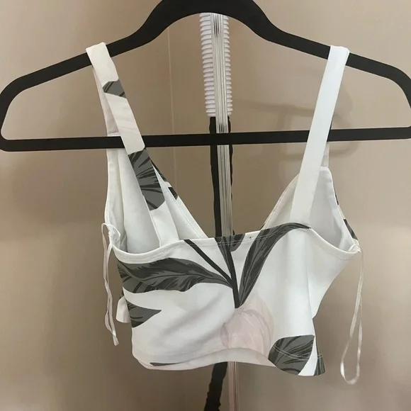 Dynamite floral wrap crop tank top - Picture 4 of 5